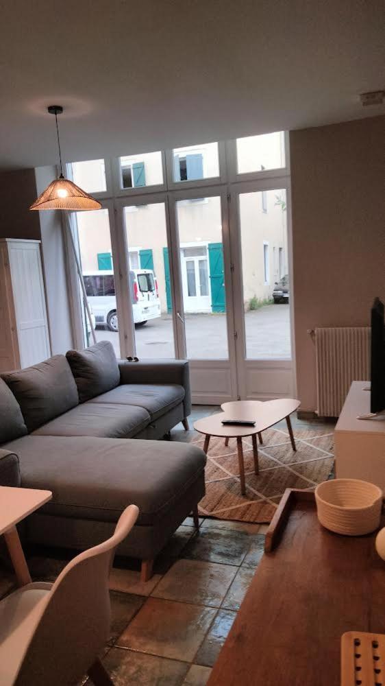 Chez Sabrina Apartamento Oloron-Sainte-Marie Exterior foto