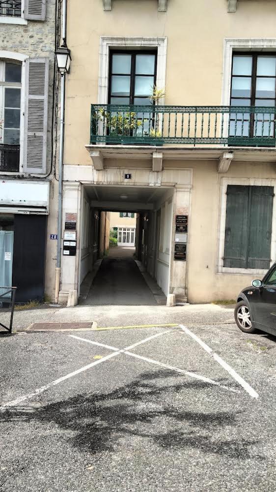Chez Sabrina Apartamento Oloron-Sainte-Marie Exterior foto